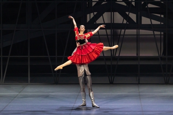 Kustība ārpus katedrāles ēnas