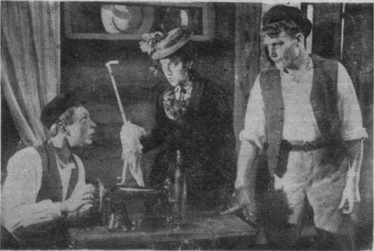 "Skroderdienas SIlmačos" (1935, NT, rež. A. Amtmanis-Briedītis). Kārlēns - R. Baltaisvilks, Zāra - Anta Klints, Pičuks - Žanis Katlaps // Foto no periodika.lv