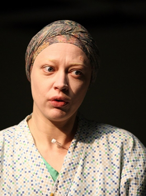 Daiga Kažociņa – Vivjena Bēringa izrādē "Prāts" // Foto – Agnese Zeltiņa