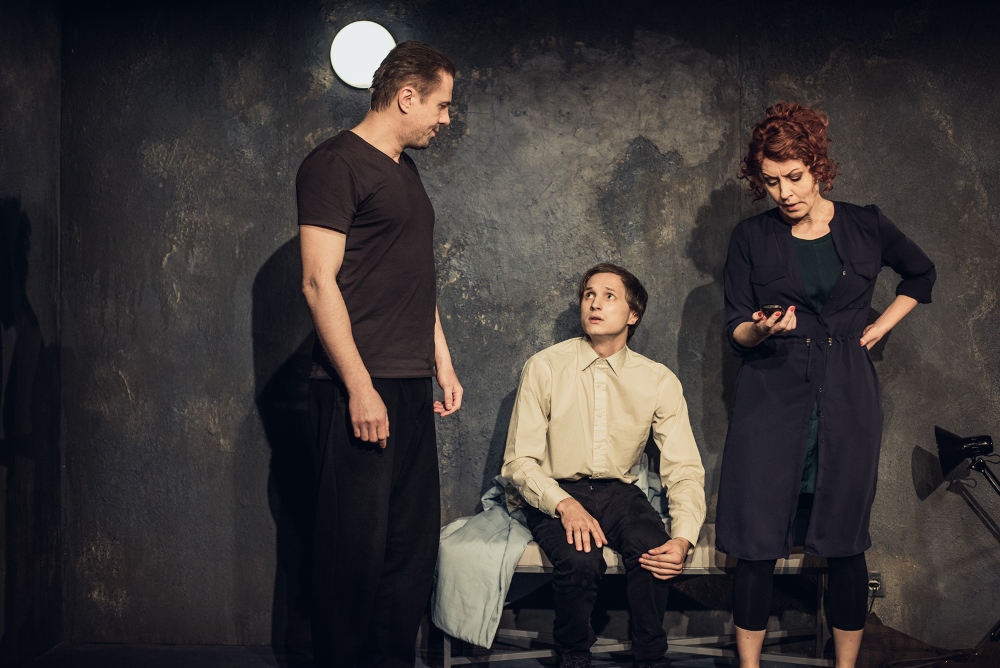 Riks – Lauris Subatnieks, Liams – Niklāvs Kurpnieks, Sjūza – Vita Vārpiņa // Foto – Daina Geidmane