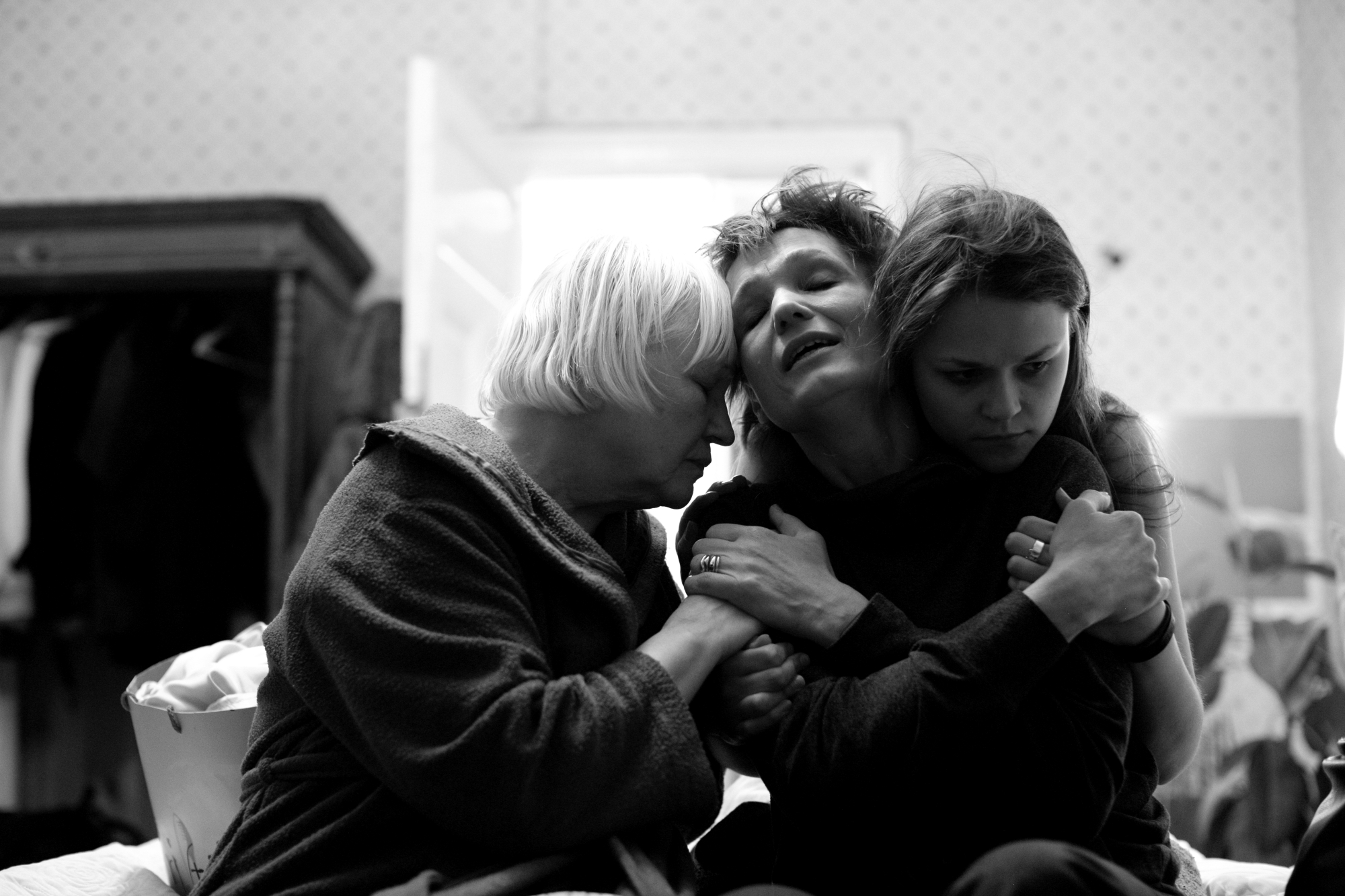 Marija – Līga Liepiņa, Staņislava – Anna Putniņa, Kitija – Ance Strazda // Foto – Jānis Deinats