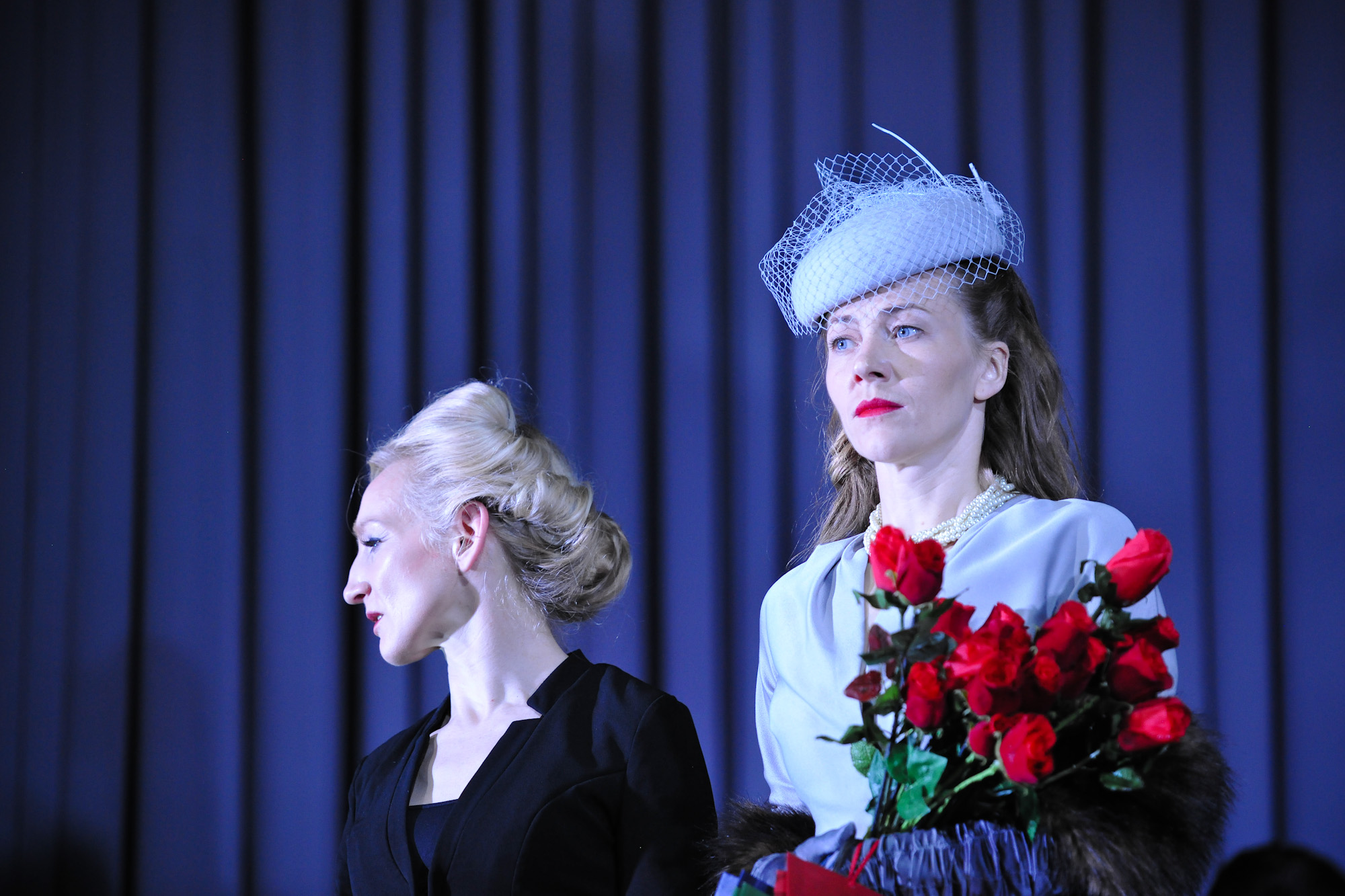 Spīdola – Guna Zariņa, Laimdota – Maija Doveika // Foto – Kristaps Kalns