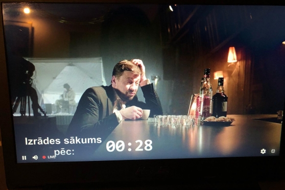 Skats no izrādes "Bļitka" tiešsaistes translācijas 2020. gada pavasarī // Publicitātes foto