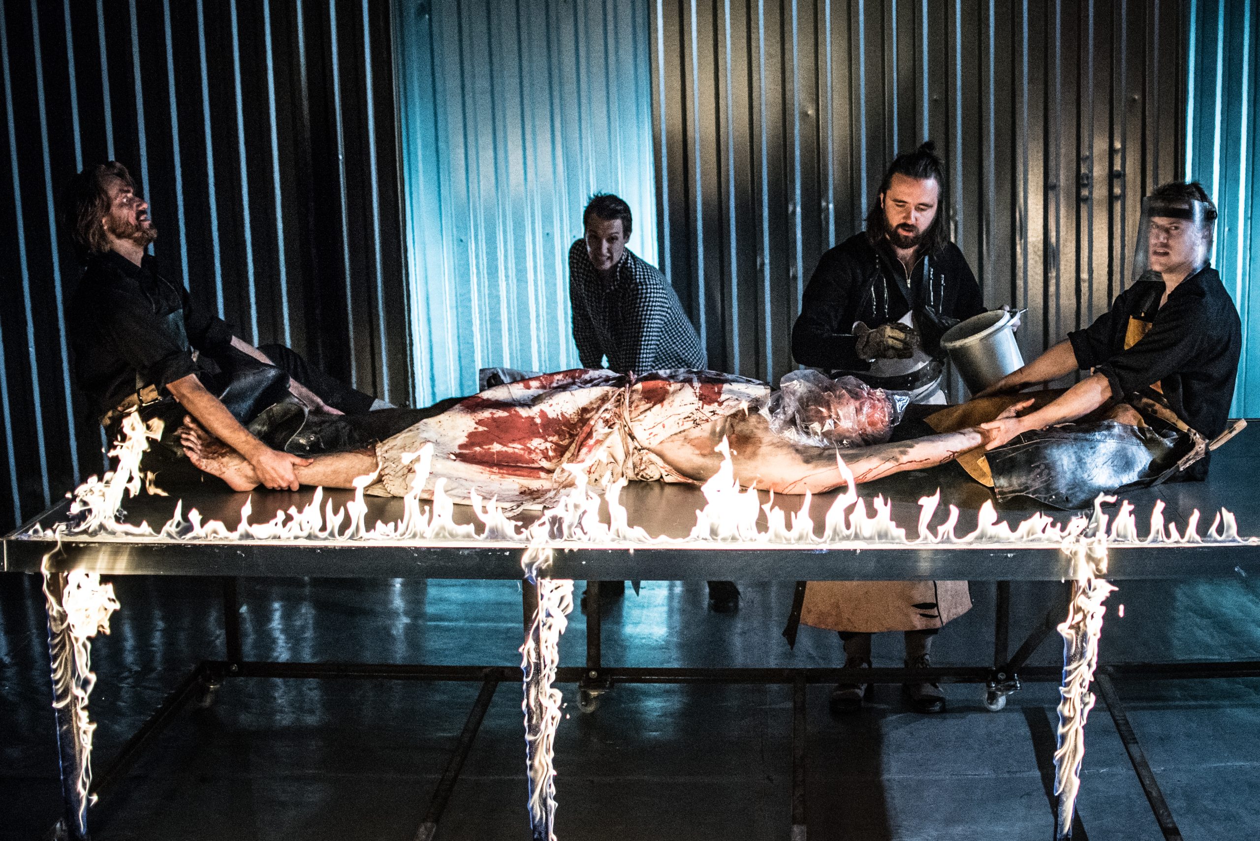 Skats no Polijas Teatr Modrzejewskiej izrādes "Cars viltvārdis" // Publicitātes foto