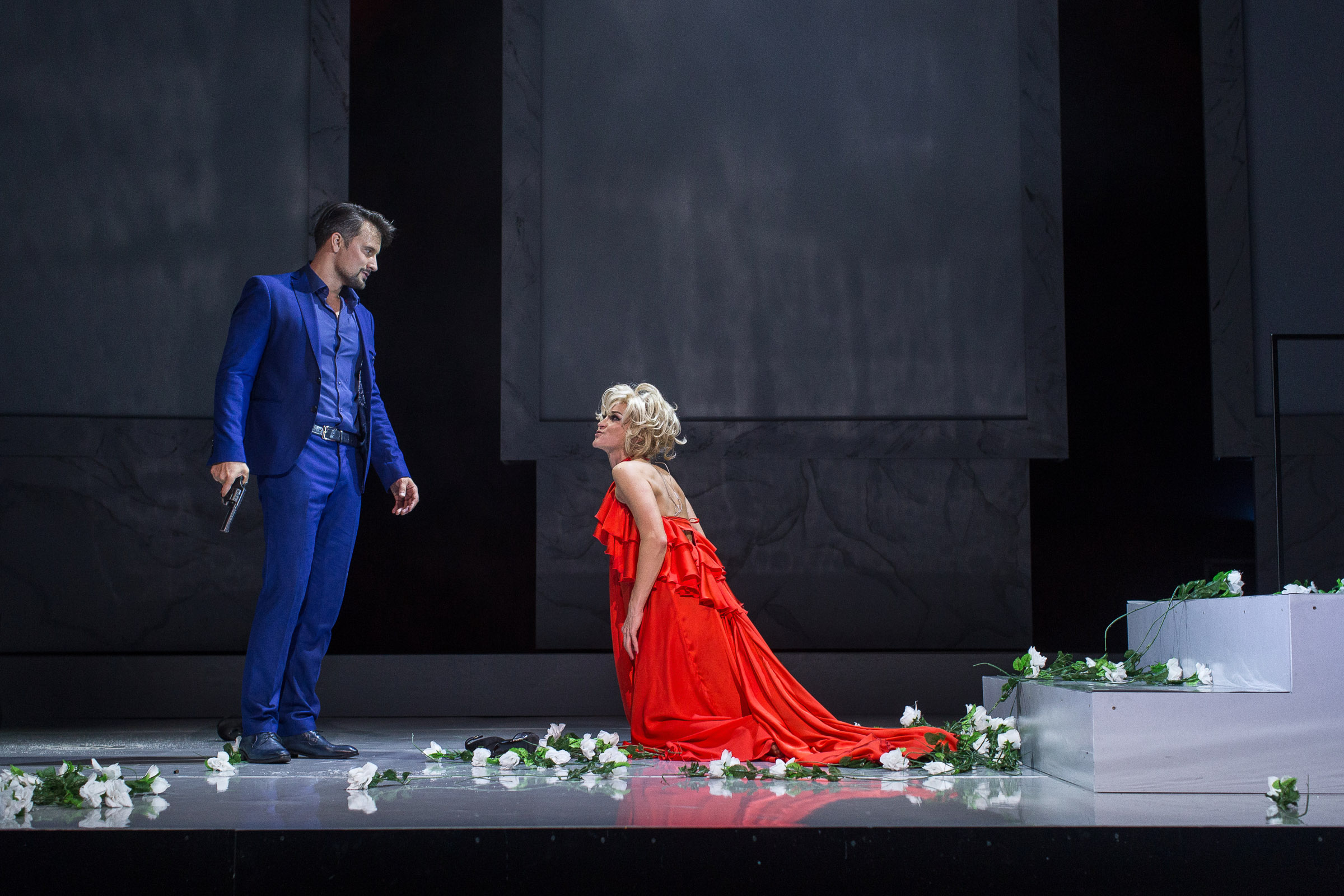 Skats no DT izrādes "Lulū". Šēns – Andris Bulis, Lulū – Ilze Ķuzule-Skrastiņa // Foto – Jānis Deinats