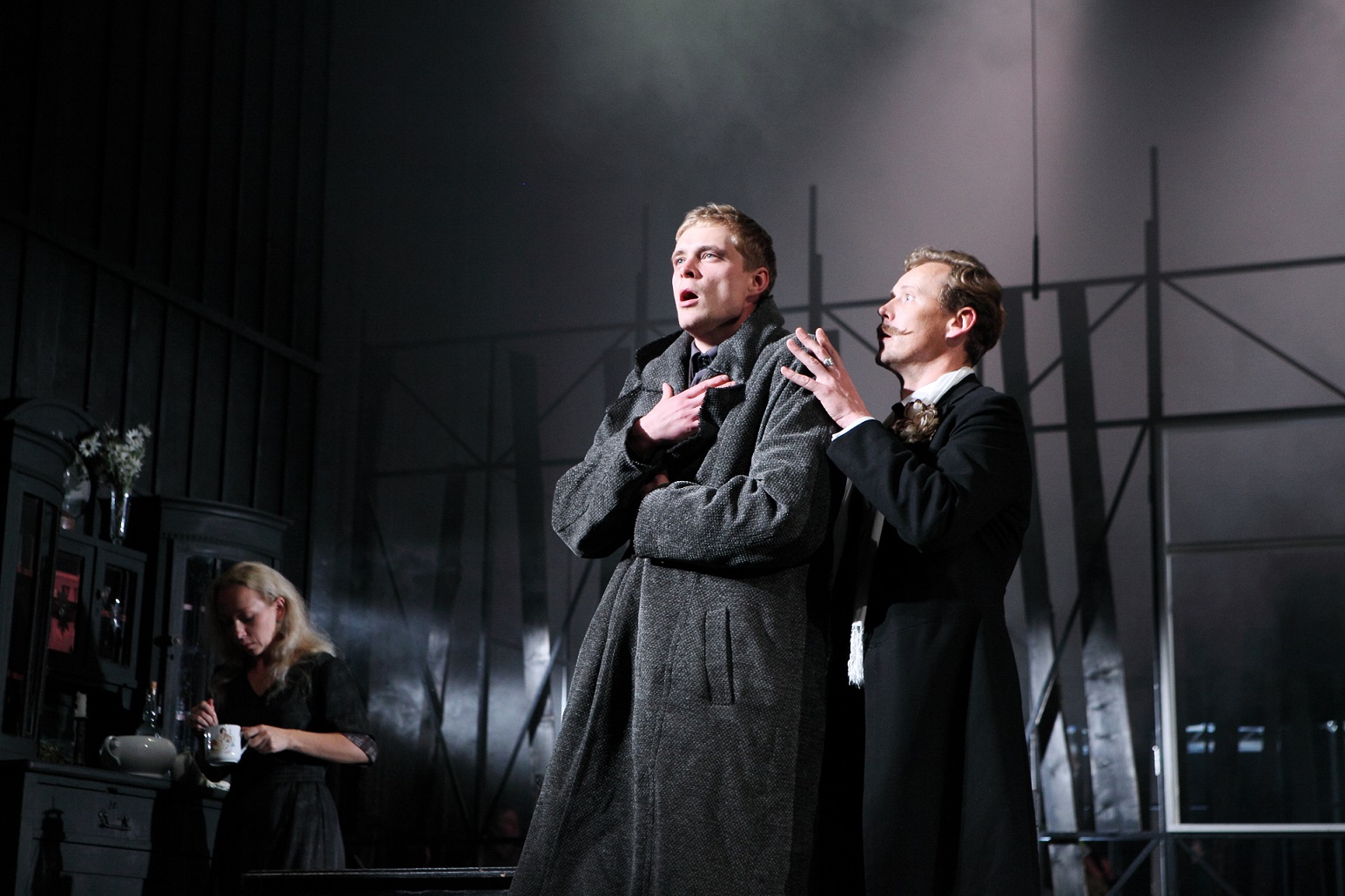 Skats no izrādes "Doktors Živago" (2013, VDT) // Foto – Matīss Markovskis