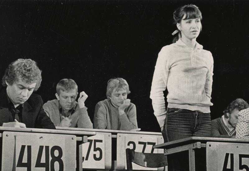 Skats no režisores Merles Karūzo izrādes “Mūsu dzīvesstāsti” ("Meie elulood", Igaunijas Jaunatnes teātris, 1982) // Foto no Igaunijas Teātra un mūzikas muzeja arhīva