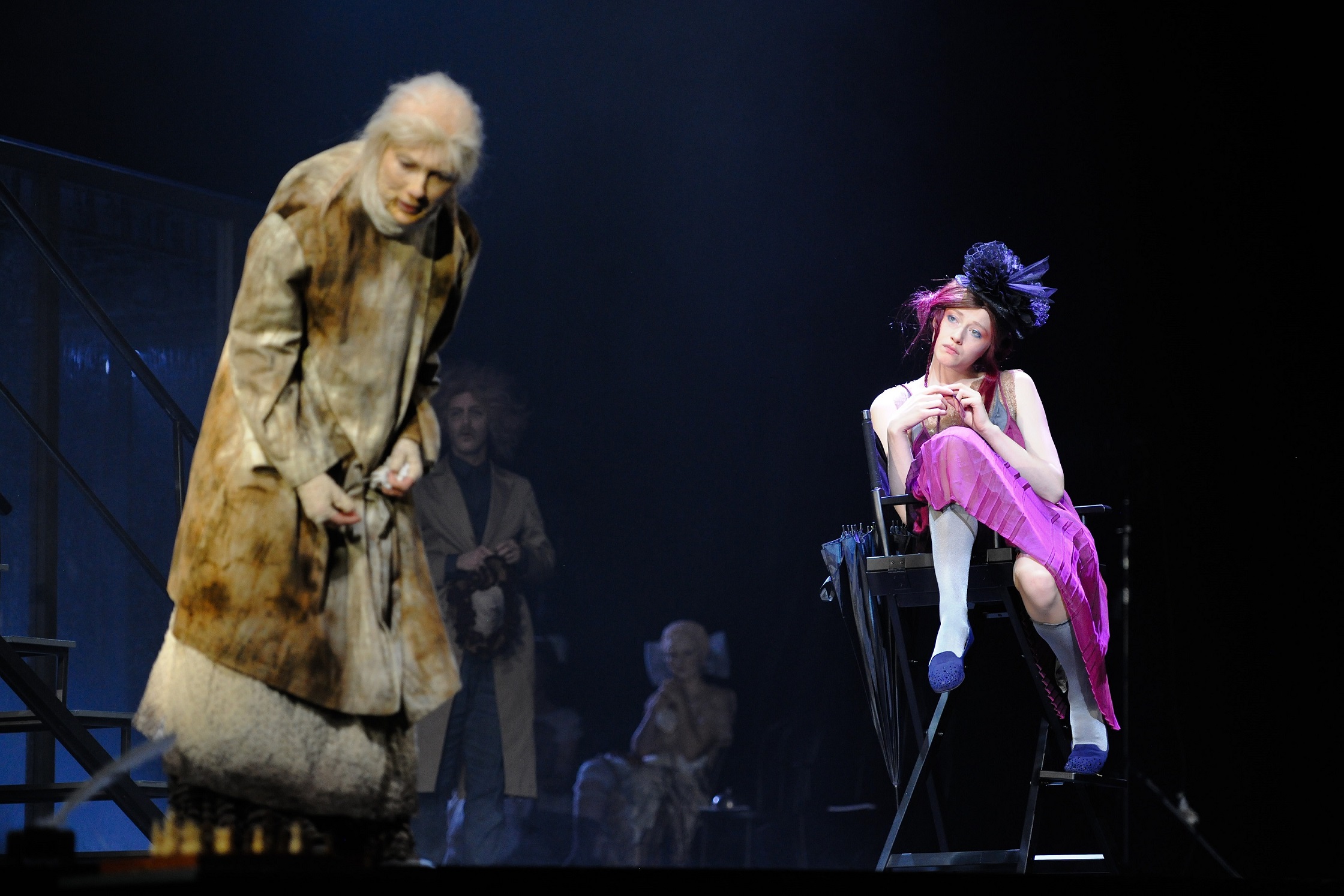 Skats no izrādes "Migla" (2014, NT) // Foto – Kristaps Kalns
