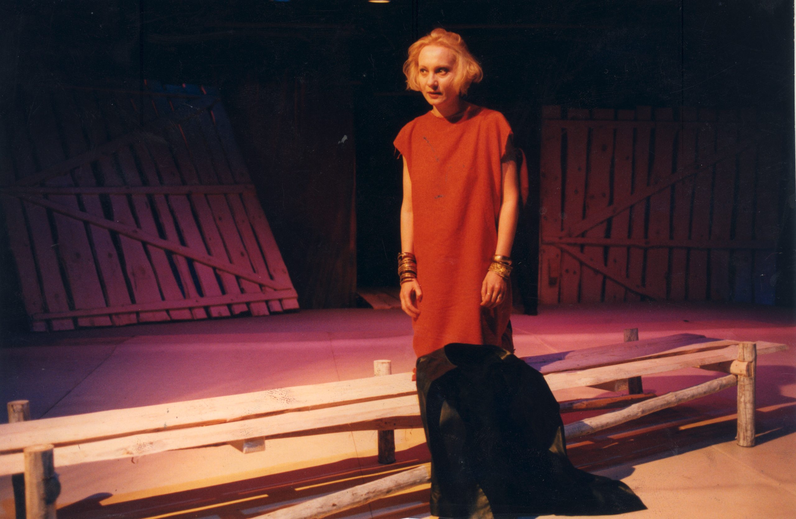 Oļģerta Krodera iestudējums Dailes teātrī 1998. gadā. Zane - Indra Briķe // Foto - Jānis Deinats