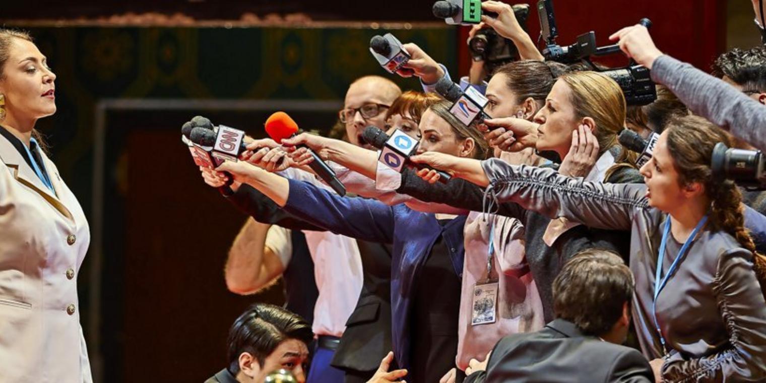 Skats no Kirila Serebreņņikova Hamburgas Valsts operā iestudētās Džezupes Verdi operas "Nabuko" (2019) // Publicitātes foto
