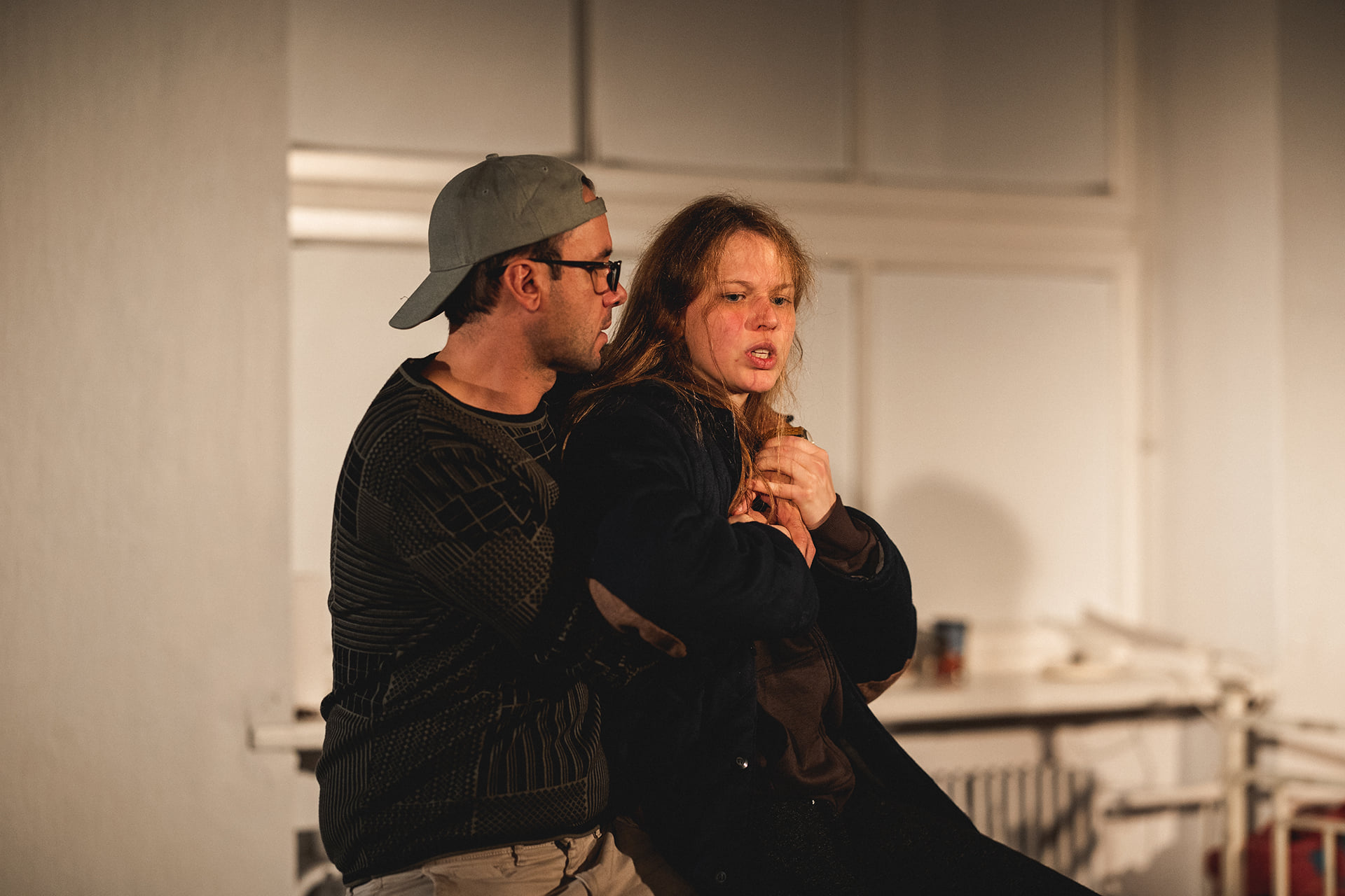 Skats no DT izrādes "Tumšie brieži” (2021, rež. D. Petrenko) // Foto – Džeina Saulīte