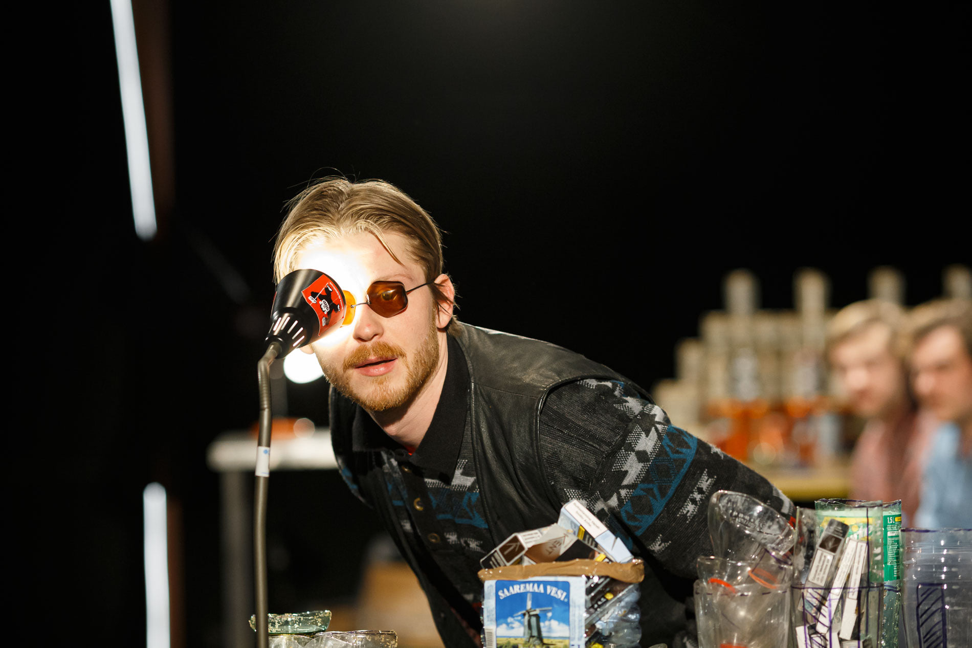 Simeoni Sundja izrādē Divas garāžas" // Foto – Ilja Smirnov