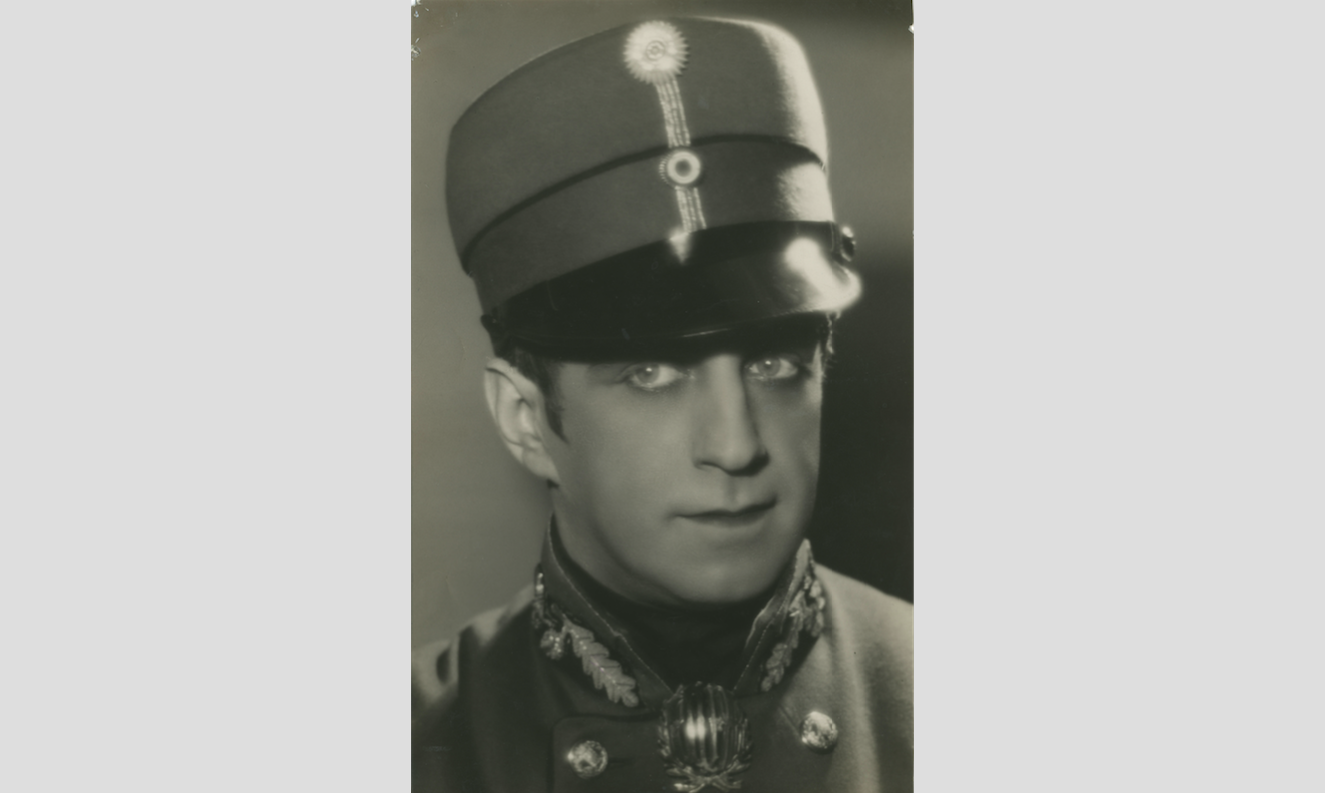 F. Kreislera "Zisija" Dailes teātrī (1936, rež. E.Smiļģis). Francis Jozefs – Kārlis Veics // Foto no RMM arhīva