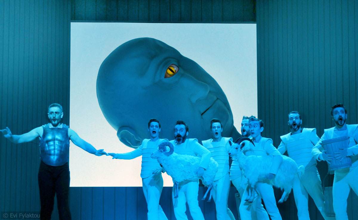 Skats no Roberta Vilsona izrādes "Odisejs" Grieķijas Nacionālajā teātrī (2012) // Publicitātes foto