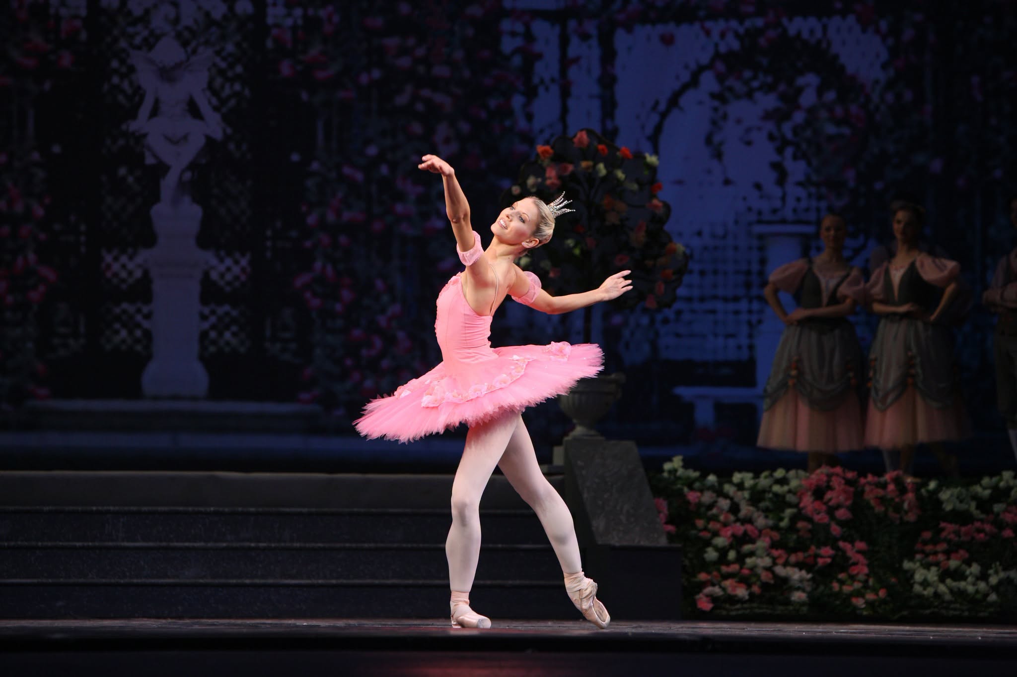 Sabīne Strokša – princese Aurora LNOB baleta izrādē "Apburtā princese" // Foto – Andris Tone