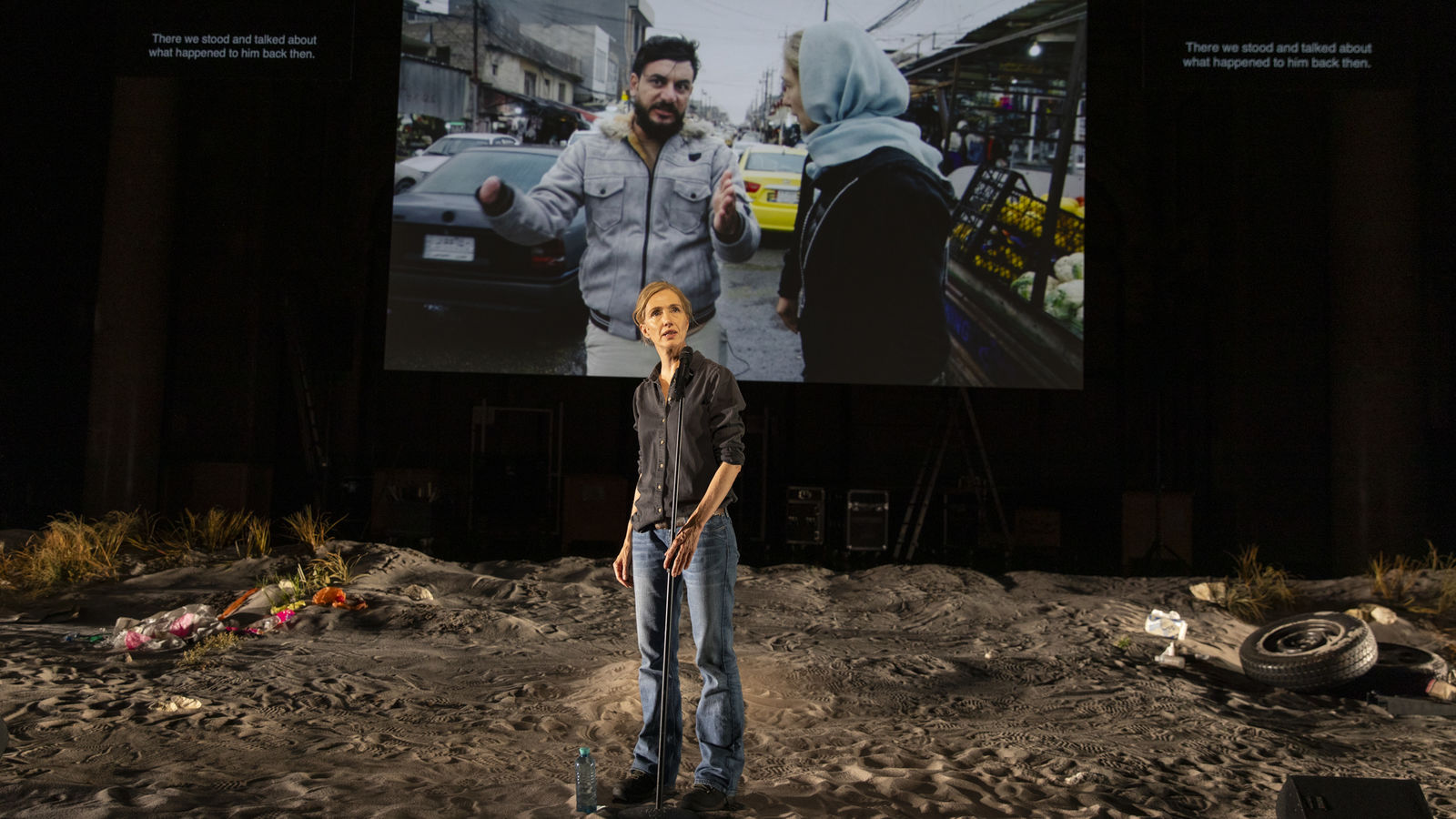 Skats no teātra "Schaubühne" izrādes “Gaišreģe” (rež. Milo Rau) // Foto – Armin Smailovic