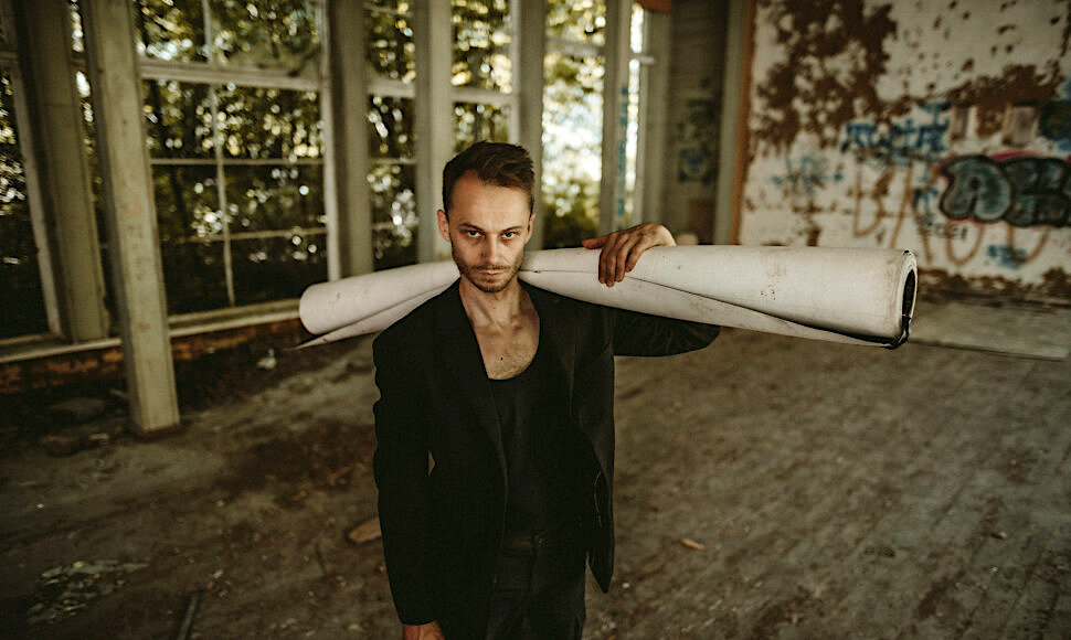 Trupas “Nuepiko” dibinātājs, horeogrāfs un dejotājs Marjus Pinigis // Foto – Sebastijonas Petkus